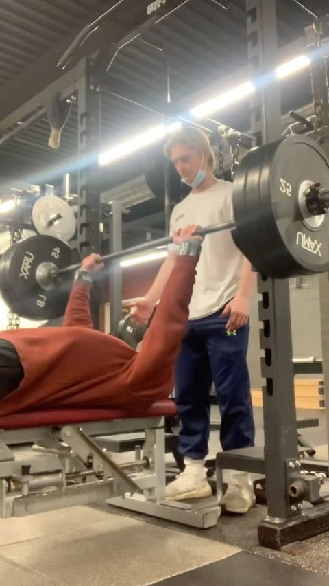 Decided to try a little heavier then what I’ve been working with at the end of my set. So I hit 275x1 paused.
